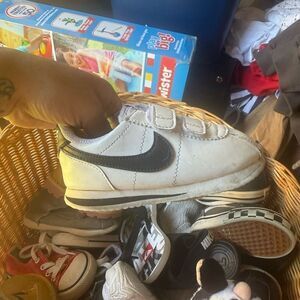 Nike White and Black Sneakers Classic Design